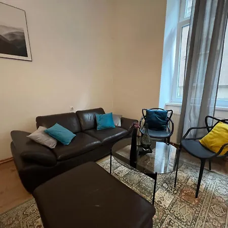 Tesla Apartment *