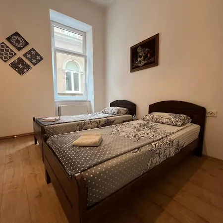 Tesla Apartment *